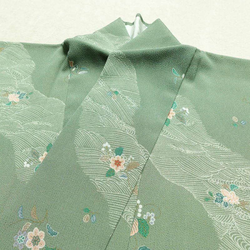 小紋 良品 しつけ糸付き 縮緬 正絹 花柄 袷仕立て 身丈157.5cm 裄丈66.5cm リサイクル着物 着物 金彩 緑・うぐいす色_画像17