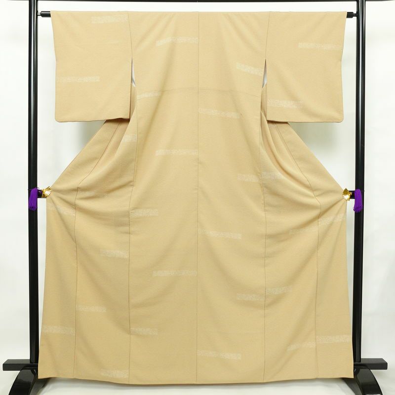 小紋 縮緬 飛び柄 混紡 幾何学柄・抽象柄 袷仕立て 身丈165cm 裄丈63cm リサイクル着物 着物 ベージュ_画像1