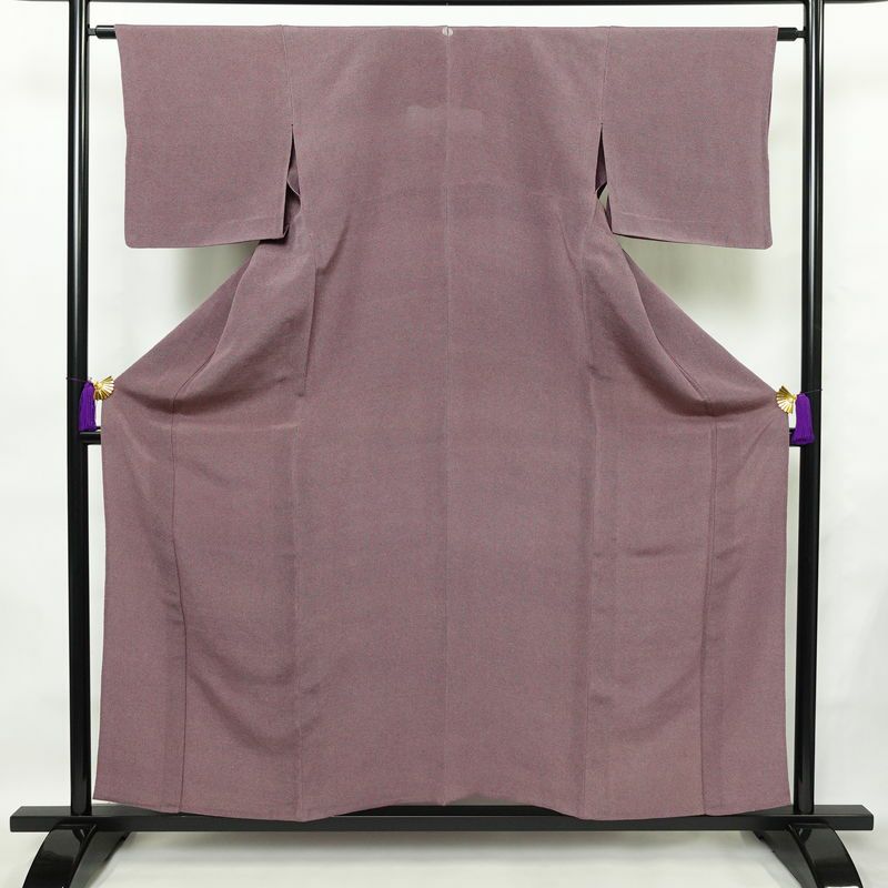 単衣 色無地 鮫小紋 縮緬 一つ紋付き 正絹 流水・波柄 単衣仕立て 身丈156.5cm 裄丈63cm リサイクル着物 着物 お茶会 紫・藤色_画像1