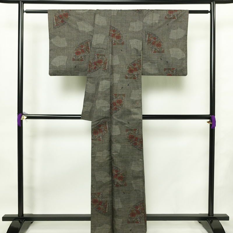 紬 正絹 花柄 袷仕立て 身丈159cm 裄丈64cm リサイクル着物 着物 扇面 茶_画像2