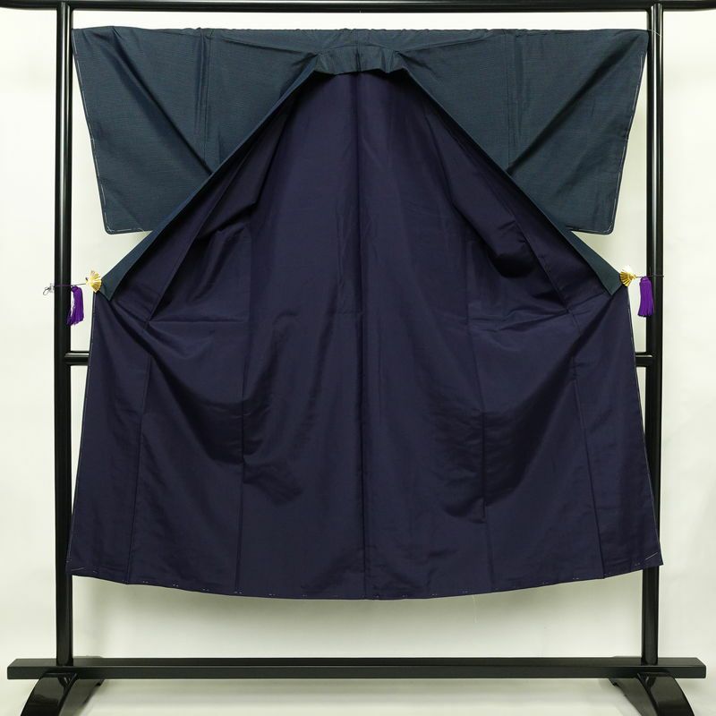 男性用 紬着物 美品 しつけ糸付き アンサンブル 2点セット 正絹 羽織 亀甲柄 袷仕立て 身丈142cm 裄丈68.5cm リサイクル着物 着物 未使用品 青・紺_画像4