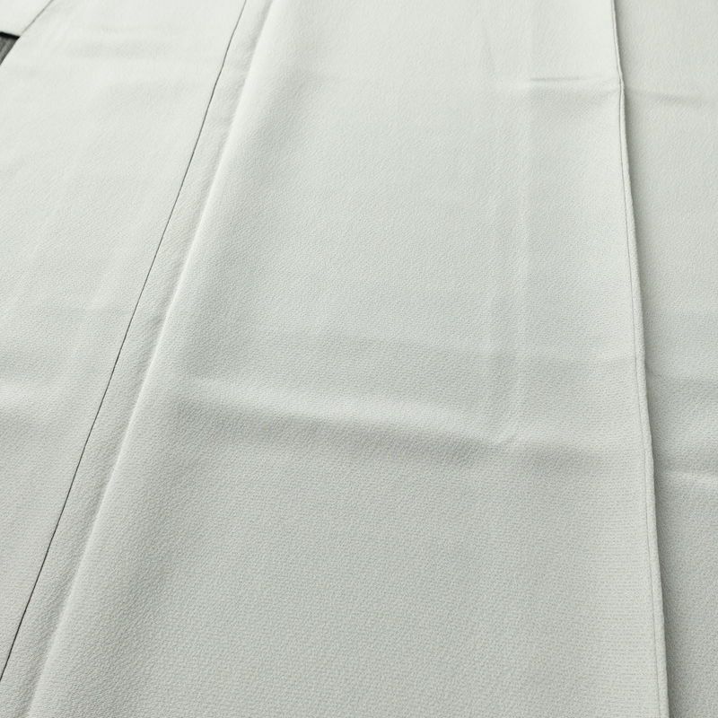 色無地 良品 落款入り 縮緬 一つ紋付き 正絹 無地 袷仕立て 身丈162.5cm 裄丈65cm リサイクル着物 着物 作家物 お茶会 上品 グレー_画像5