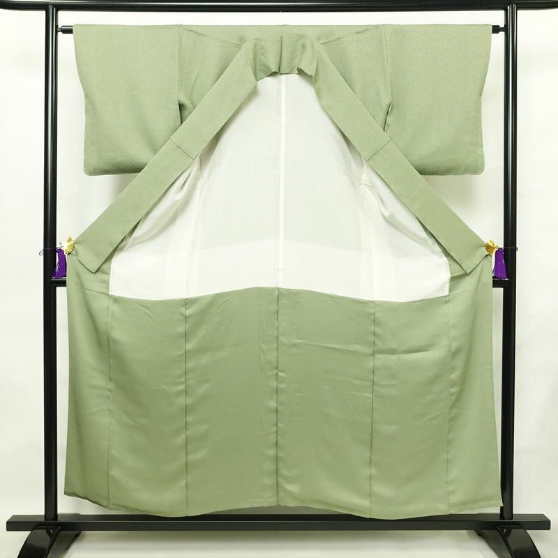 色無地 良品 落款入り 本草木染作家物 瑞寶 正絹 無地 袷仕立て 身丈154cm 裄丈63cm リサイクル着物 一部しつけ糸付き 着物 作家物 お茶会 緑・うぐいす色_画像3