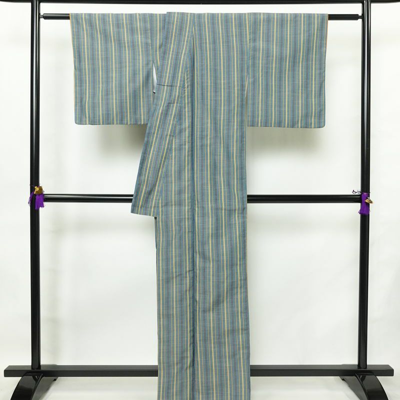 紬 ポリエステル 縞柄・線柄 袷仕立て 身丈163.5cm 裄丈66cm リサイクル着物 着物 モダン カジュアル 青・紺_画像2