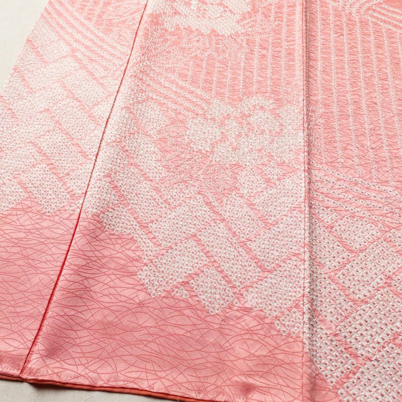 訪問着 絞り 綸子 正絹 古典柄 袷仕立て 身丈164cm 裄丈66.5cm リサイクル着物 着物 フォーマル 粋 ピンク_画像4