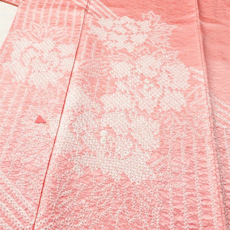 訪問着 絞り 綸子 正絹 古典柄 袷仕立て 身丈164cm 裄丈66.5cm リサイクル着物 着物 フォーマル 粋 ピンク_画像5