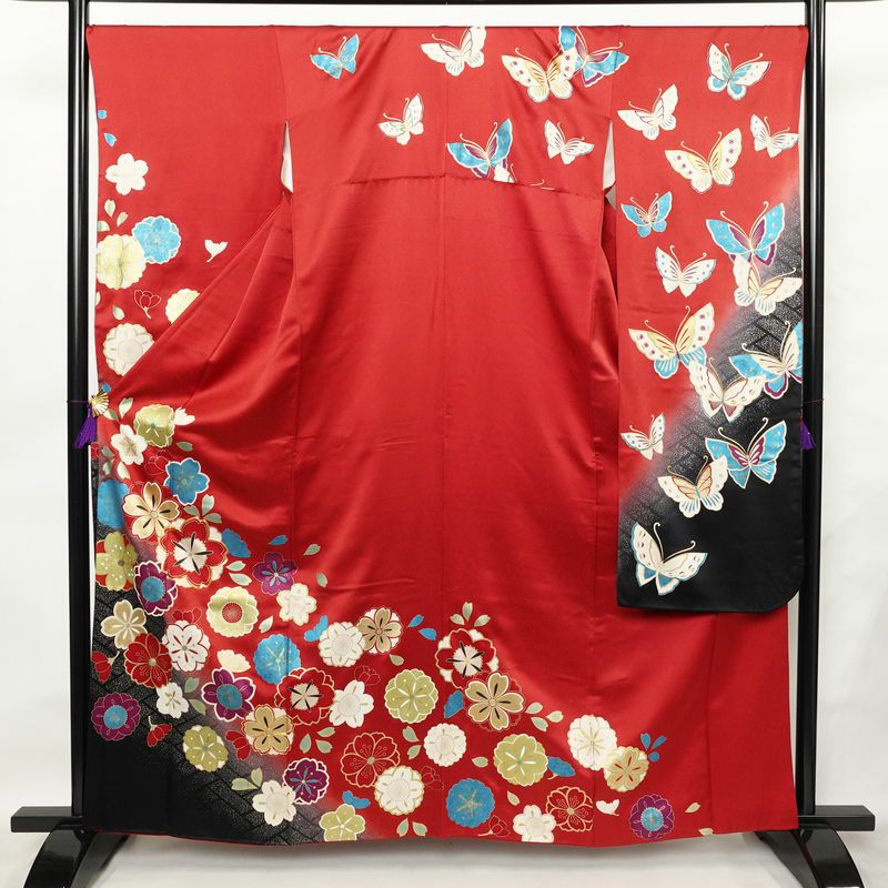 振袖 金駒刺繍 正絹 蝶・昆虫柄 袷仕立て 身丈161cm 裄丈68.5cm リサイクル着物 着物 箔 成人式 二十歳 二十歳の集い パーティー 華やか 桜 赤・朱_画像1