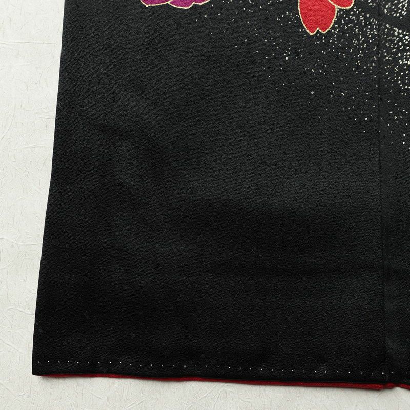 振袖 金駒刺繍 正絹 蝶・昆虫柄 袷仕立て 身丈161cm 裄丈68.5cm リサイクル着物 着物 箔 成人式 二十歳 二十歳の集い パーティー 華やか 桜 赤・朱_画像13