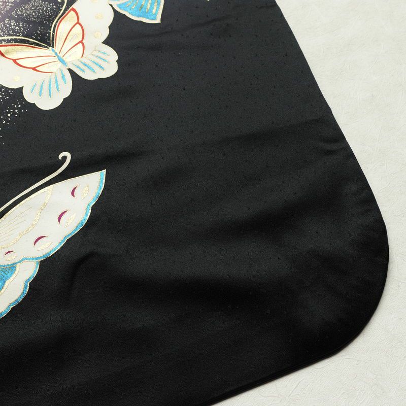 振袖 金駒刺繍 正絹 蝶・昆虫柄 袷仕立て 身丈161cm 裄丈68.5cm リサイクル着物 着物 箔 成人式 二十歳 二十歳の集い パーティー 華やか 桜 赤・朱_画像16