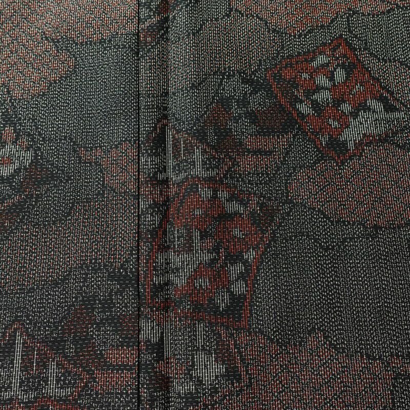 紬 美品 しつけ糸付き 華文紬 手織つむぎ 正絹 古典柄 袷仕立て 身丈158.5cm 裄丈64cm リサイクル着物 着物 黒_画像6