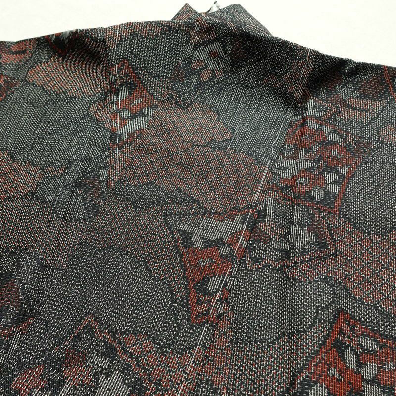 紬 美品 しつけ糸付き 華文紬 手織つむぎ 正絹 古典柄 袷仕立て 身丈158.5cm 裄丈64cm リサイクル着物 着物 黒_画像16