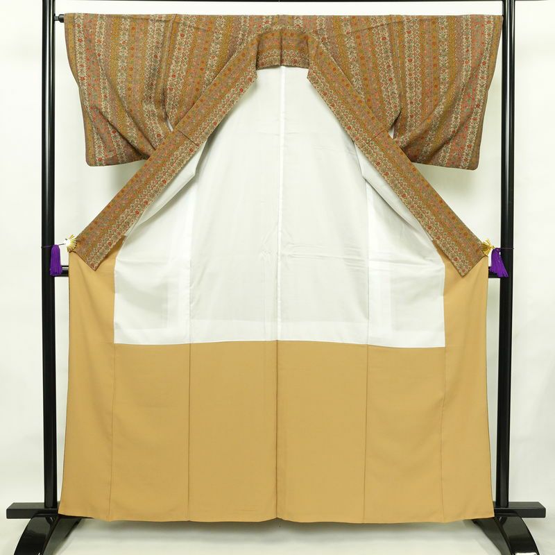 小紋 縮緬 総柄 ポリエステル 縞柄・線柄 袷仕立て 身丈161cm 裄丈65.5cm リサイクル着物 着物 多色使い_画像3