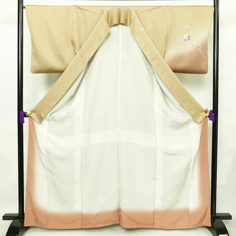 訪問着 良品 綸子 正絹 花柄 袷仕立て 身丈163.5cm 裄丈66cm リサイクル着物 着物 入学式 卒業式 七五三 お宮参り フォーマル ベージュ_画像3