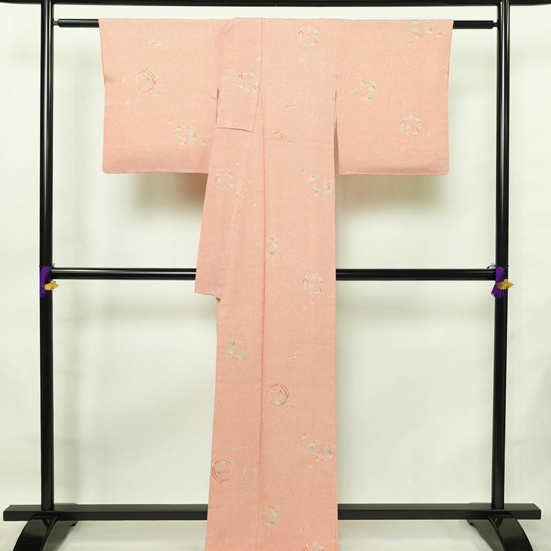 小紋 縮緬 正絹 木の葉・植物柄 袷仕立て 身丈165cm 裄丈67cm リサイクル着物 着物 ピンク_画像2