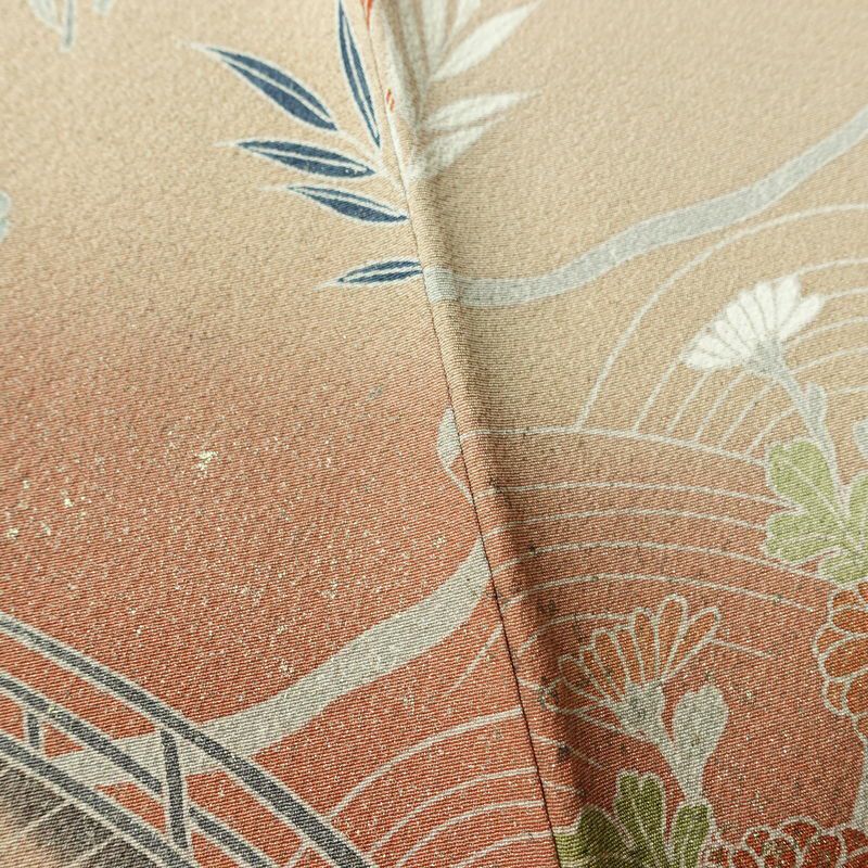 訪問着 縮緬 一つ紋付き 伊達衿付き 正絹 風景柄 袷仕立て 身丈155cm 裄丈63cm リサイクル着物 着物 箔 入学式 卒業式 七五三 お宮参り フォーマル 共八掛 上品 くすみピンク ピンク_画像9