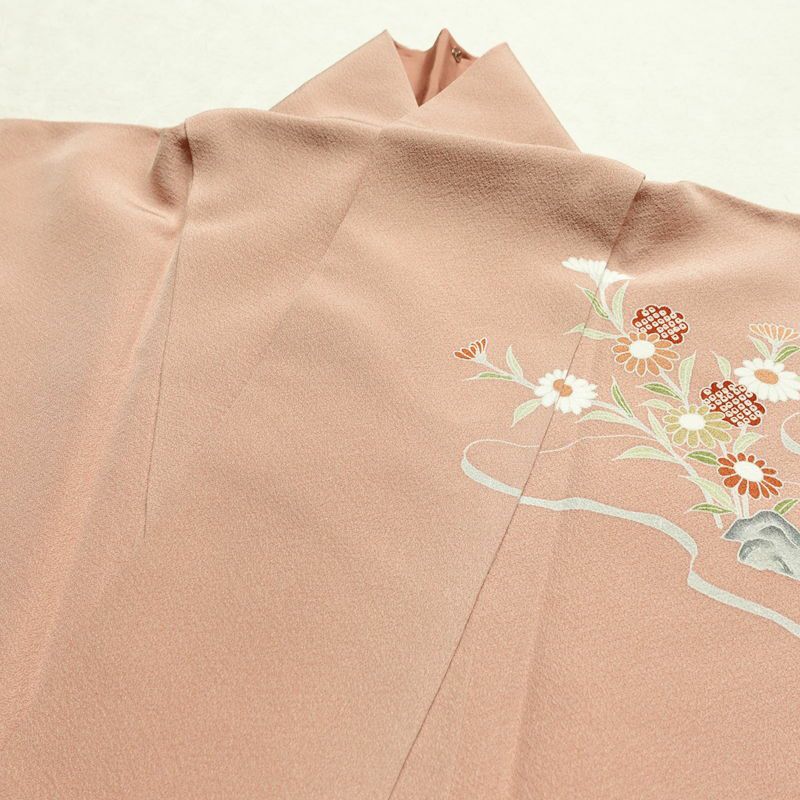 訪問着 縮緬 一つ紋付き 伊達衿付き 正絹 風景柄 袷仕立て 身丈155cm 裄丈63cm リサイクル着物 着物 箔 入学式 卒業式 七五三 お宮参り フォーマル 共八掛 上品 くすみピンク ピンク_画像16