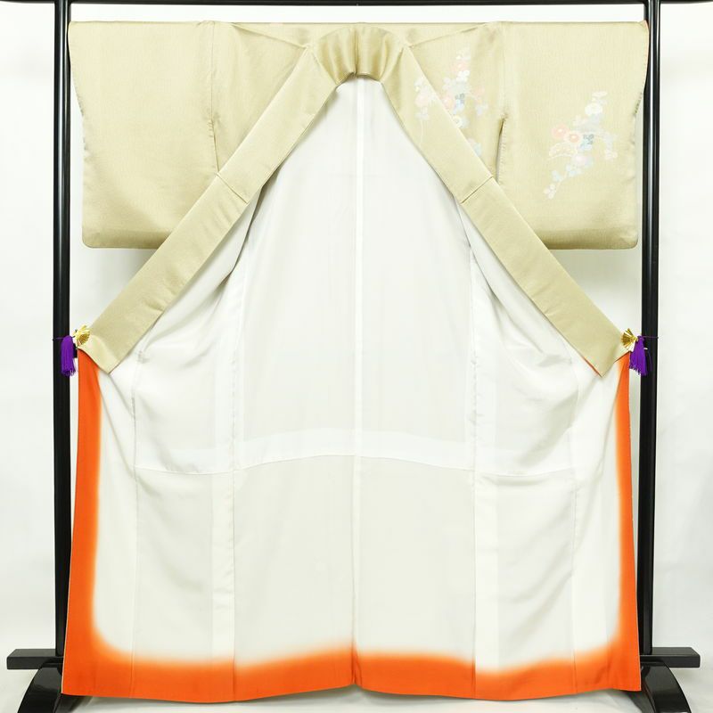 訪問着 良品 正絹 古典柄 袷仕立て 身丈164cm 裄丈68cm リサイクル着物 着物 箔 入学式 卒業式 七五三 お宮参り 盛り上げ箔 フォーマル 松 菊 ベージュ_画像3