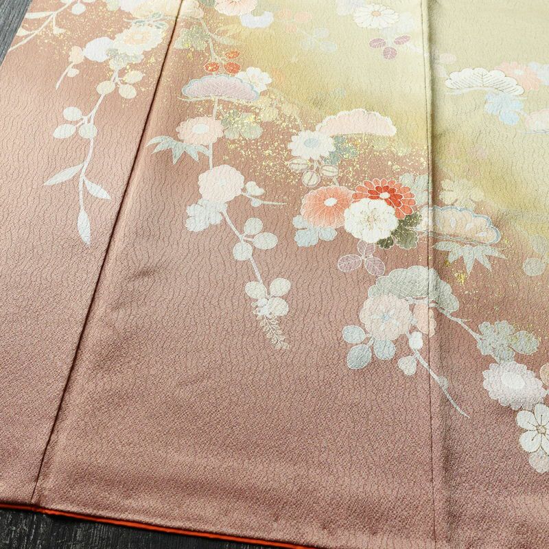 訪問着 良品 正絹 古典柄 袷仕立て 身丈164cm 裄丈68cm リサイクル着物 着物 箔 入学式 卒業式 七五三 お宮参り 盛り上げ箔 フォーマル 松 菊 ベージュ_画像4