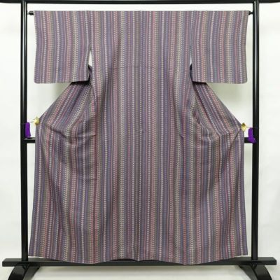 小紋 総柄 正絹 縞柄・線柄 袷仕立て 身丈156.5cm 裄丈64cm リサイクル着物 着物 紫・藤色