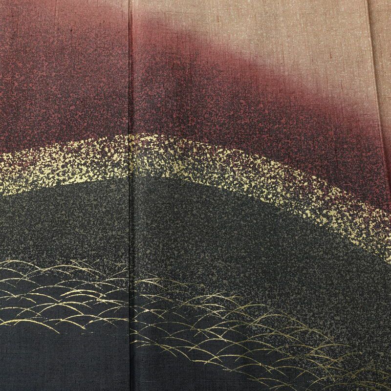 付け下げ 良品 正絹 木の葉・植物柄 袷仕立て 身丈164cm 裄丈66cm リサイクル着物 着物 箔 シンプル 紬地 芝 ベージュ_画像6