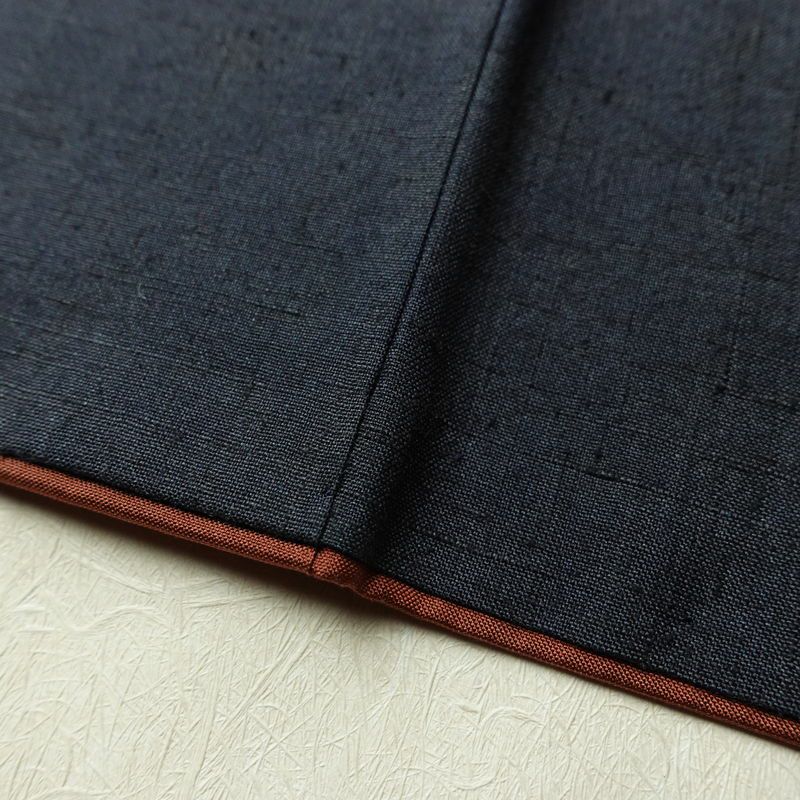 付け下げ 良品 正絹 木の葉・植物柄 袷仕立て 身丈164cm 裄丈66cm リサイクル着物 着物 箔 シンプル 紬地 芝 ベージュ_画像11