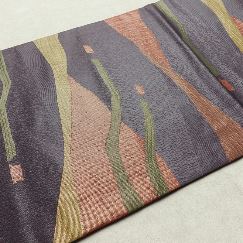 名古屋帯 六通柄 良品 正絹 幾何学柄・抽象柄 名古屋仕立て なごや帯 リサイクル帯 帯 紫・藤色_画像11