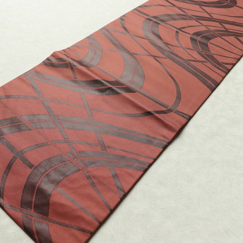 名古屋帯 六通柄 良品 正絹 古典柄 名古屋仕立て なごや帯 リサイクル帯 帯 モダン 小豆・エンジ_画像8