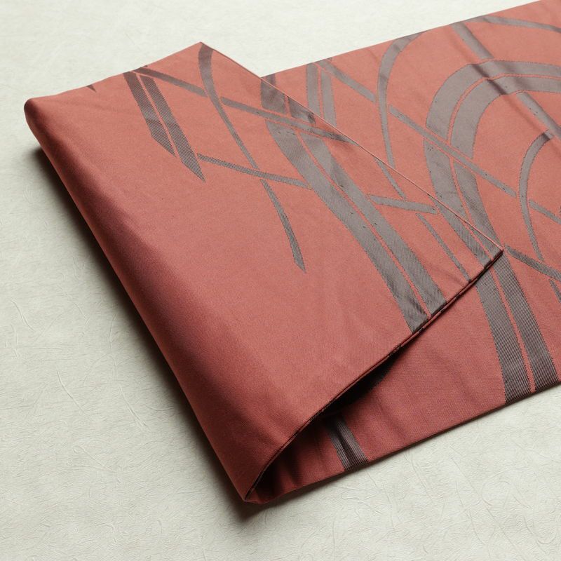 名古屋帯 六通柄 良品 正絹 古典柄 名古屋仕立て なごや帯 リサイクル帯 帯 モダン 小豆・エンジ_画像9