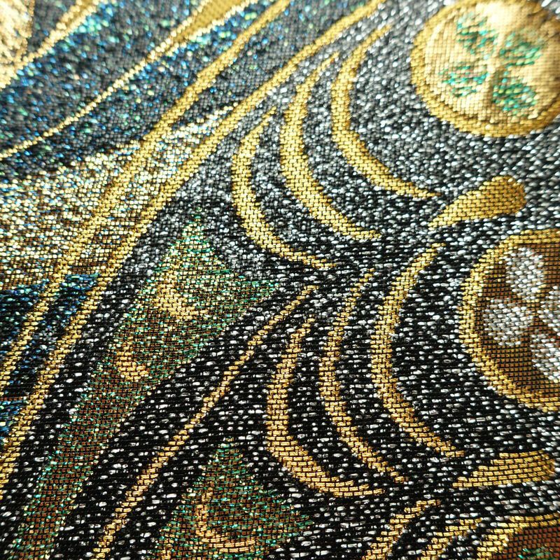 袋帯 六通柄 良品 振袖用 正絹 蝶・昆虫柄 リサイクル帯 帯 箔 成人式 二十歳 二十歳の集い パーティー 華やか 黒_画像6