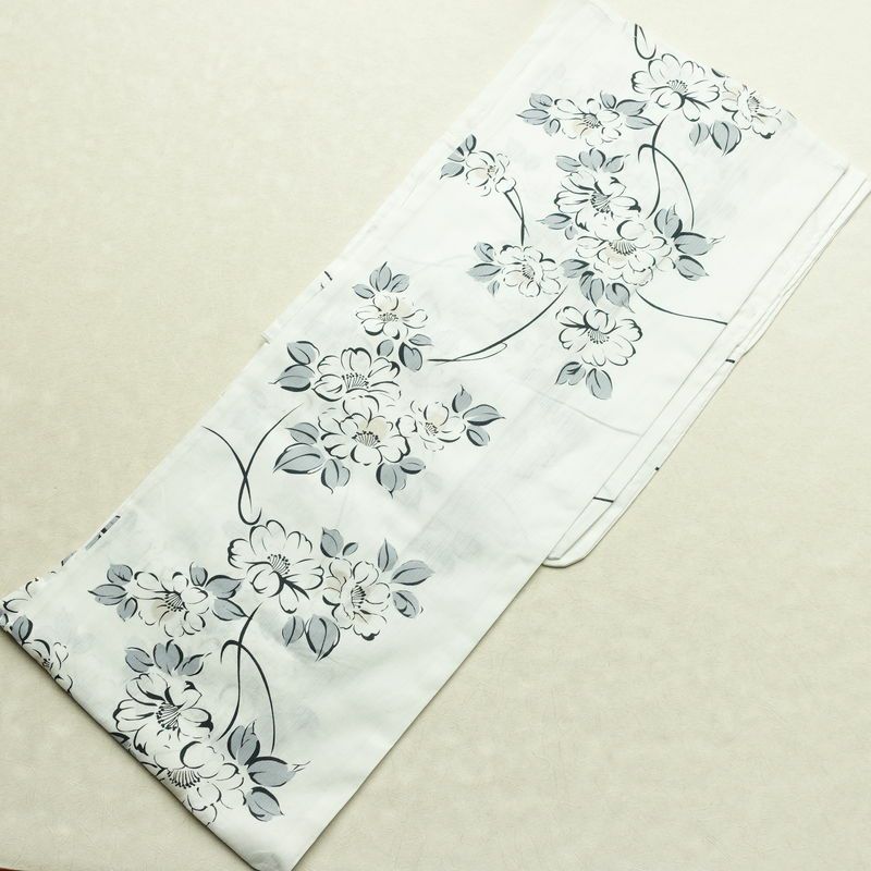 新品 浴衣 滝流れ織 国内染色 国内加工 女性用 綿 白 花 しつけ糸付き 未使用品 ゆかた レトロ シック モダン しっとり_画像2