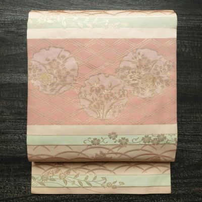 名古屋帯 六通柄 良品 正絹 家紋柄 名古屋仕立て なごや帯 リサイクル帯 帯 箔 桜 蝶 ピンク
