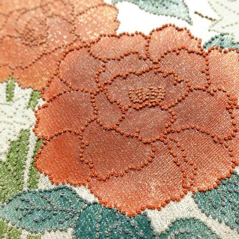 名古屋帯 太鼓柄 相良刺繍 正絹 花柄 名古屋仕立て なごや帯 リサイクル帯 帯 刺繍 金・銀_画像3