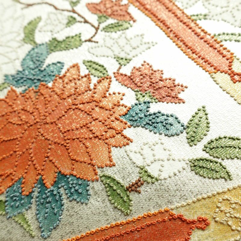 名古屋帯 太鼓柄 相良刺繍 正絹 花柄 名古屋仕立て なごや帯 リサイクル帯 帯 刺繍 金・銀_画像5