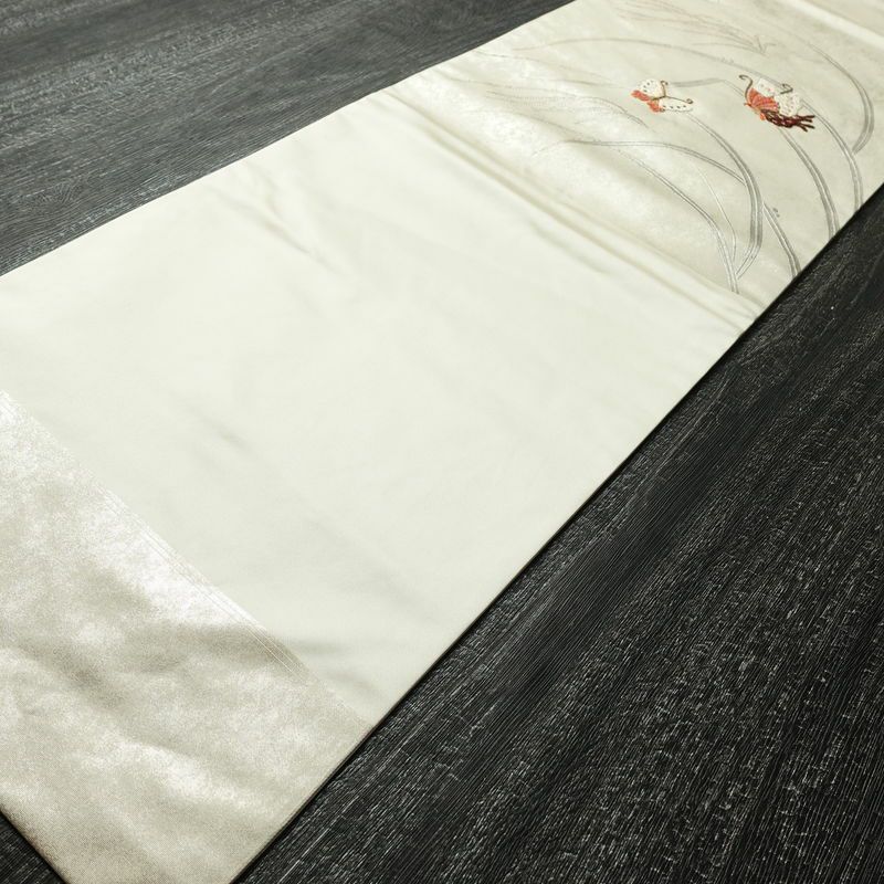 名古屋帯 太鼓柄 正絹 蝶・昆虫柄 名古屋仕立て なごや帯 リサイクル帯 帯 箔 金糸 白_画像9