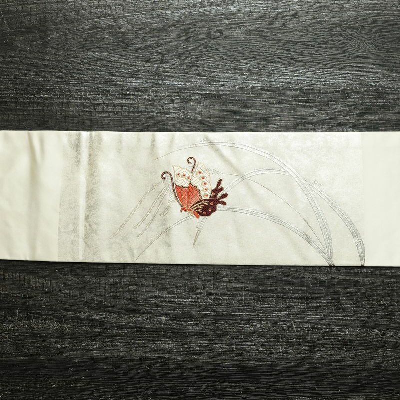 名古屋帯 太鼓柄 正絹 蝶・昆虫柄 名古屋仕立て なごや帯 リサイクル帯 帯 箔 金糸 白_画像12