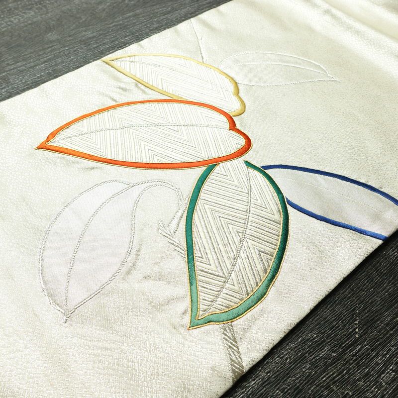 名古屋帯 太鼓柄 金駒刺繍 正絹 木の葉・植物柄 名古屋仕立て なごや帯 リサイクル帯 帯 刺繍 シンプル 金・銀_画像11