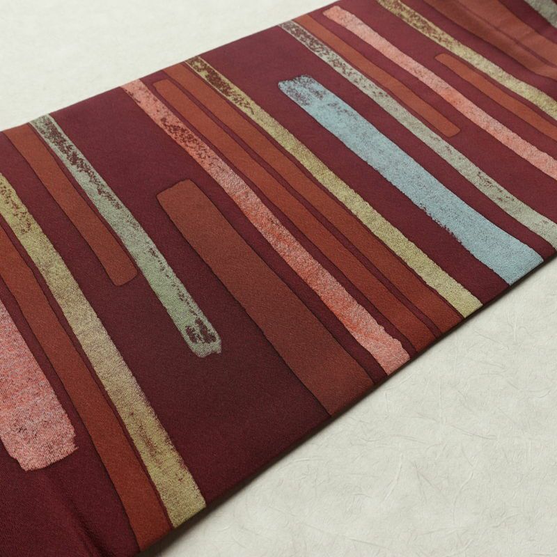 名古屋帯 全通柄 良品 正絹 幾何学柄・抽象柄 名古屋仕立て なごや帯 リサイクル帯 帯 モダン 小豆・エンジ_画像10