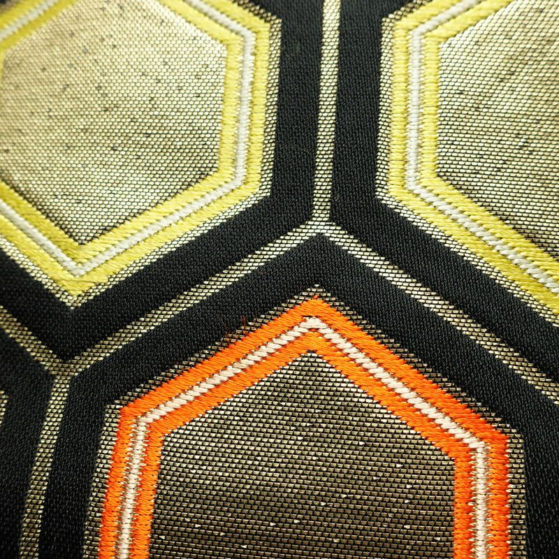 名古屋帯 六通柄 正絹 亀甲柄 名古屋仕立て なごや帯 リサイクル帯 帯 引箔 黒_画像4