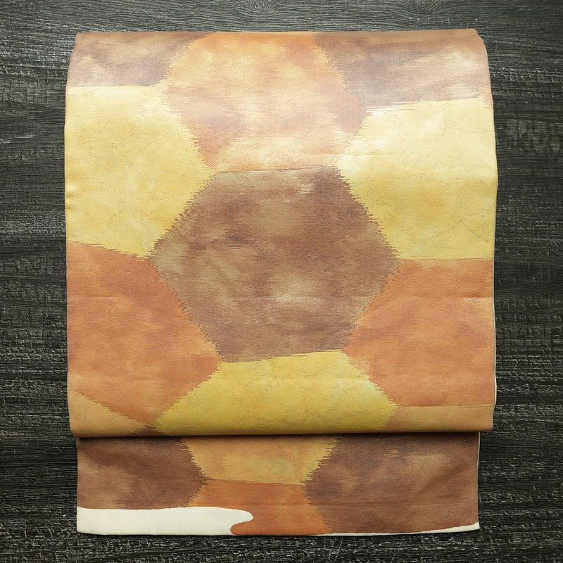 名古屋帯 太鼓柄 正絹 亀甲柄 通し仕立て なごや帯 リサイクル帯 帯 クリーム_画像1