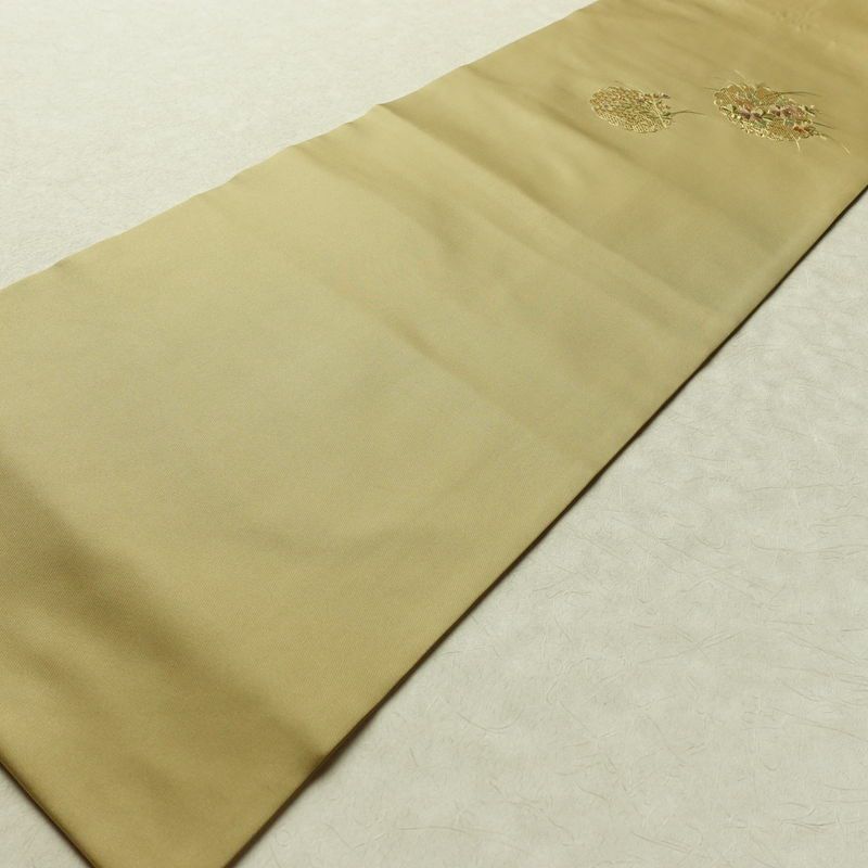 名古屋帯 太鼓柄 美品 スワトウ刺繍 正絹 木の葉・植物柄 名古屋仕立て なごや帯 リサイクル帯 帯 刺繍 シンプル おしゃれ 黄・黄土色_画像8