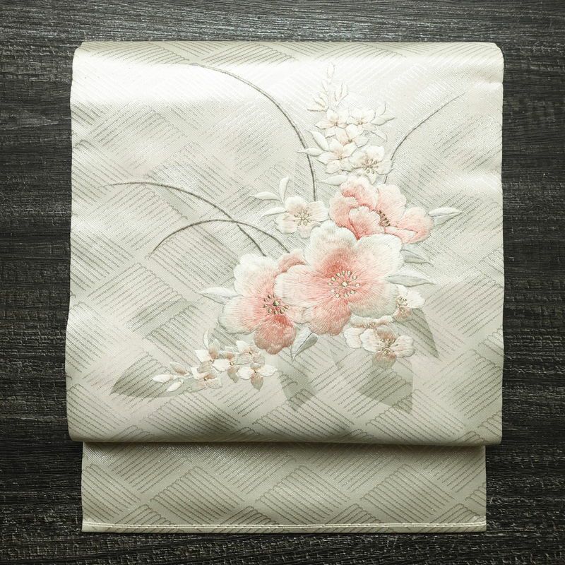 名古屋帯 太鼓柄 美品 正絹 花柄 名古屋仕立て なごや帯 リサイクル帯 帯 刺繍 箔 未使用品 桜 金・銀_画像1
