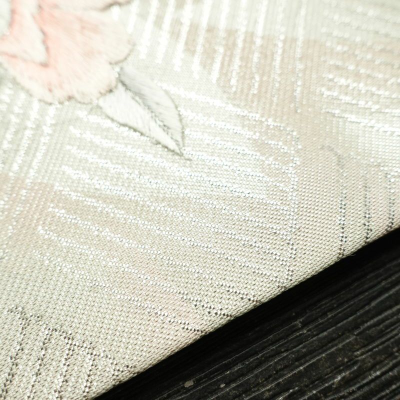 名古屋帯 太鼓柄 美品 正絹 花柄 名古屋仕立て なごや帯 リサイクル帯 帯 刺繍 箔 未使用品 桜 金・銀_画像12