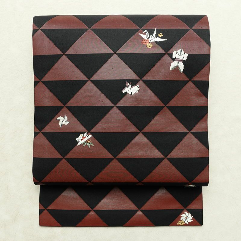 名古屋帯 六通柄 良品 正絹 古典柄 名古屋仕立て なごや帯 リサイクル帯 折り鶴 折り紙 かざぐるま 帯 刺繍 黒_画像1