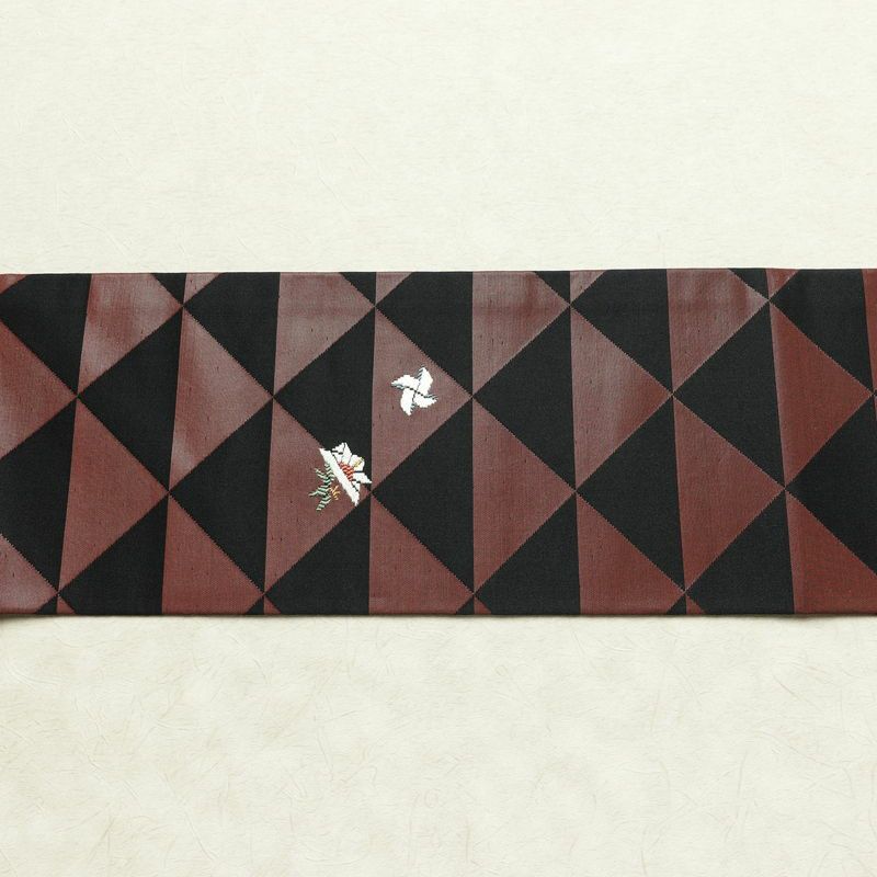名古屋帯 六通柄 良品 正絹 古典柄 名古屋仕立て なごや帯 リサイクル帯 折り鶴 折り紙 かざぐるま 帯 刺繍 黒_画像13