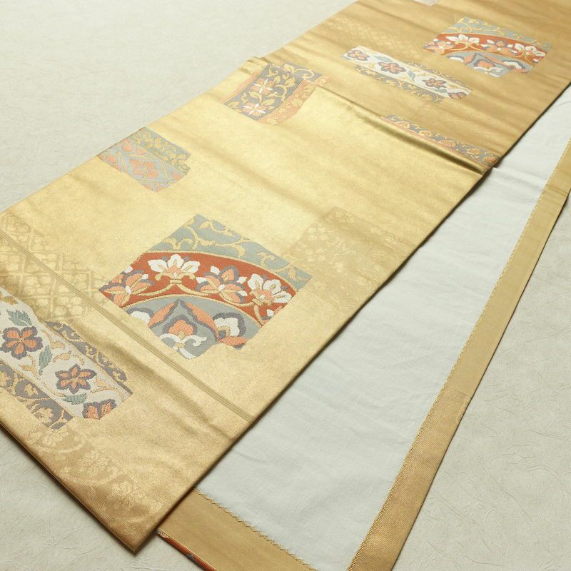 名古屋帯 葵箔錦織 六通柄 正絹 幾何学柄・抽象柄 通し仕立て なごや帯 リサイクル帯 帯 箔 金糸 金・銀_画像8