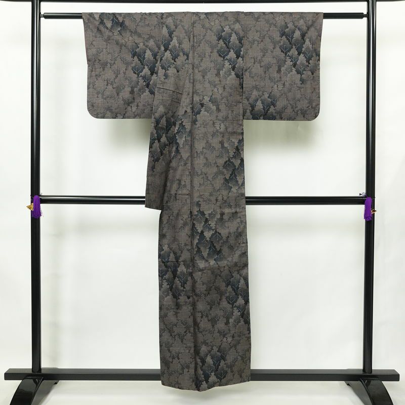 大島紬 正絹 風景柄 袷仕立て 身丈154cm 裄丈63cm リサイクル着物 着物 茶_画像2