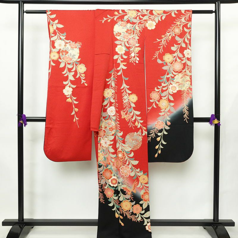 振袖 正絹 花柄 袷仕立て 身丈164cm 裄丈65.5cm リサイクル着物 着物 箔 金彩 成人式 二十歳 二十歳の集い 赤・朱_画像2