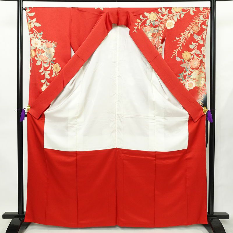 振袖 正絹 花柄 袷仕立て 身丈164cm 裄丈65.5cm リサイクル着物 着物 箔 金彩 成人式 二十歳 二十歳の集い 赤・朱_画像3