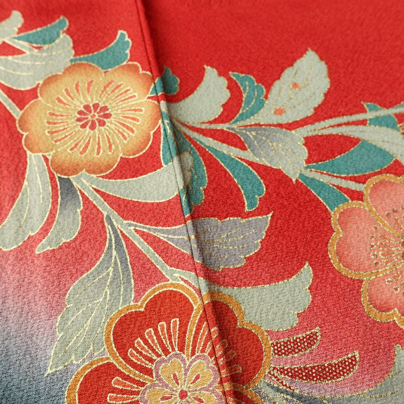 振袖 正絹 花柄 袷仕立て 身丈164cm 裄丈65.5cm リサイクル着物 着物 箔 金彩 成人式 二十歳 二十歳の集い 赤・朱_画像11