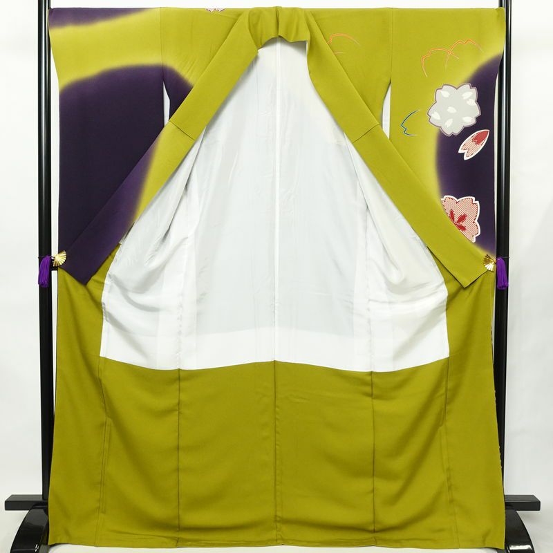 振袖 marieclaire 縮緬 正絹 花柄 袷仕立て 身丈170cm 裄丈68cm リサイクル着物 着物 成人式 二十歳 二十歳の集い モダン 桜 紫・藤色_画像3